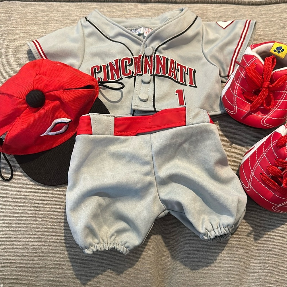 Cincinnati Reds Build A Bear Outfit
